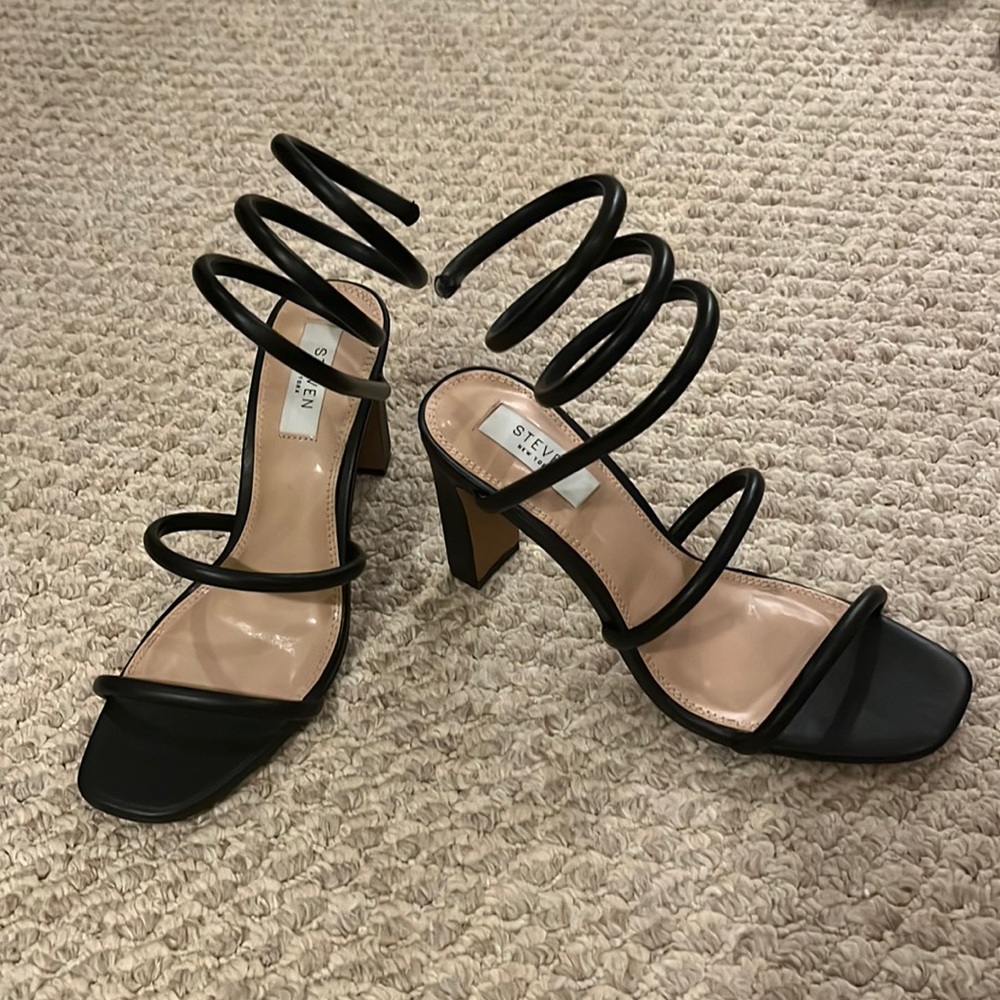 Black STEVEN high heels size 8